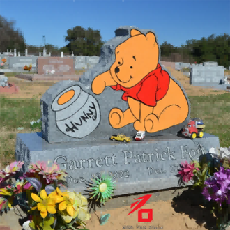 Leac Tomb Patrúnáilte Pooh Bear